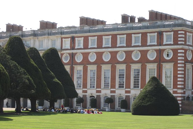 Hampton Court Palace 3hr tour: Henry VIII's & William III's intriguing Palaces - Time for more rooms: the Georgian layer and real tennis