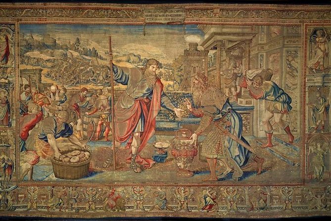 Hampton Court Palace Private Tour - Secrets of Henry VIII - How the tour uses the palace rooms to make the story stick