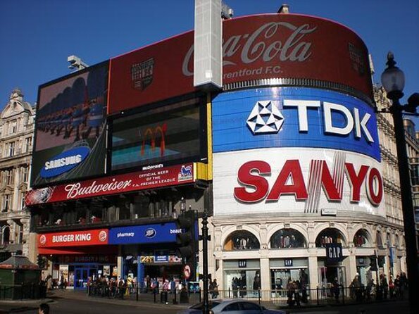 Hard Rock Cafe Piccadilly Circus with Set Menu for Lunch or Dinner - Key things to know before you book Hard Rock Cafe Piccadilly Circus