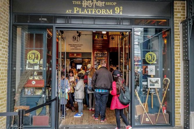 Harry Potter London Sights and Film Locations - Private Tour - Palace Theatre Sign Moments and Theater Magic