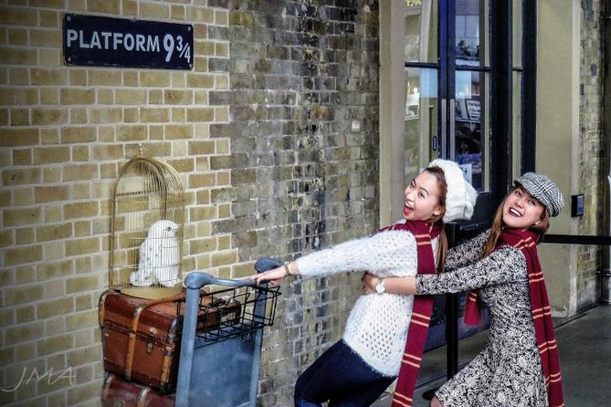 Harry Potter London Sights and Film Locations - Private Tour - Cecil Court, Goodwin’s Court, and the “Look up, Harry” Streets