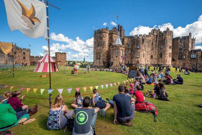 Harry Potter's Alnwick Castle and Scottish Borders Day Trip - Getting on the bus smoothly: Edinburgh meeting point, check-in time, and road conditions