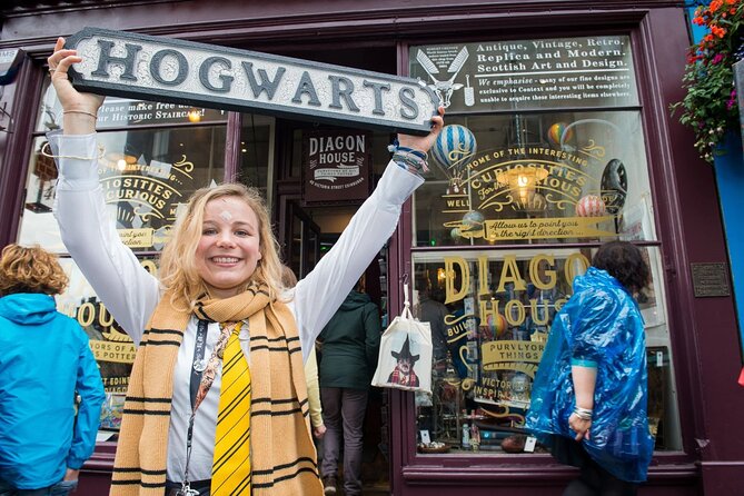 Harry Potter Tour & Edinburgh Castle Visit - Where it starts: Tron Kirk Market and the Royal Mile warm-up