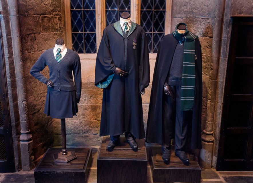 Harry Potter: Warner Bros. Studio Tour from King's Cross - Great Hall walkthrough and Dumbledore’s office family photo