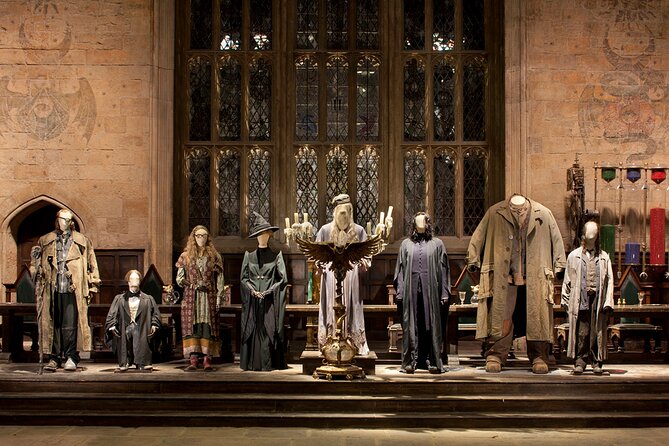 Harry Potter Warner Bros. Studio Tour with Transport from London - Photo strategy for Platform 9 ¾ and the train