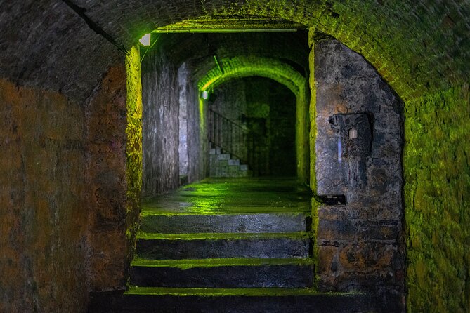 Haunted Vaults and Graveyard Walking Tour in Edinburgh - Stop 1, Greyfriars Kirkyard: the graveyard that gives context