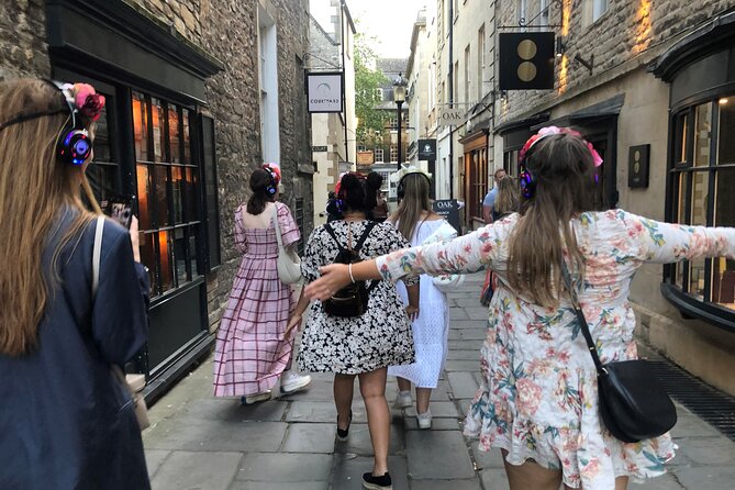 Headphoned Tour: Discover Bath & Bridgerton with Music - Timing, group size, and why the 90 minutes works