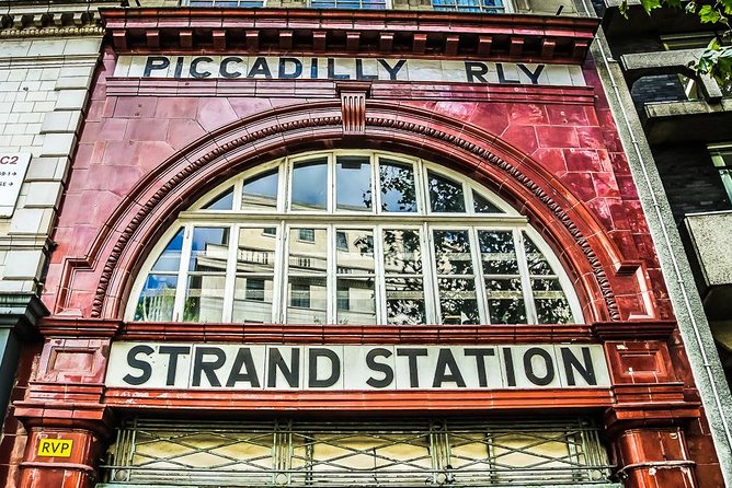 Hidden London Walking Tour - St Bride’s Church: the wedding cake origin story