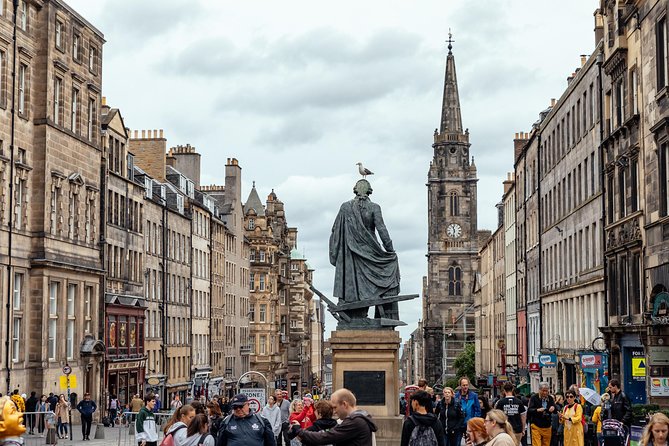 Highlights & Hidden Gems With Locals: Best of Edinburgh Private Tour - Price and value for a 3-hour private Old Town tour
