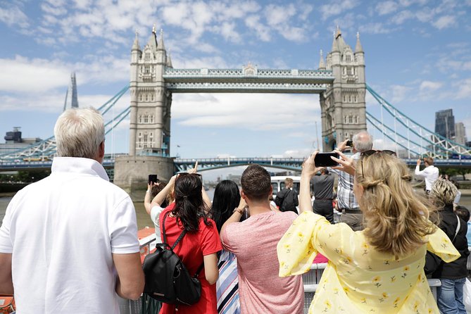 Hop-On Hop-Off Sightseeing River Cruise on the Thames - The onboard commentary: how you get meaning from the view