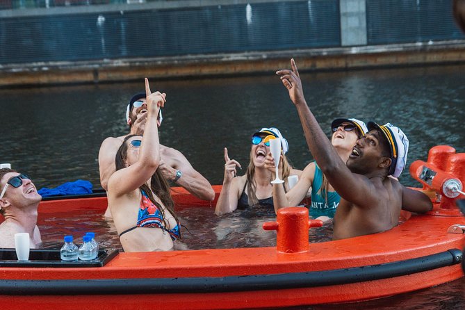 Hot Tub Boat Tour in London - London's most unique tour - What this hot-tub cruise really feels like on the water