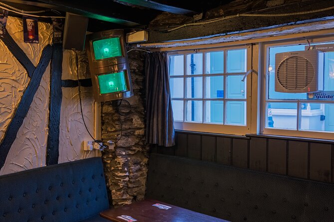 Ilfracombe Harbour Ghost Tour - Entering The George and Dragon, Ilfracombe’s Oldest Pub