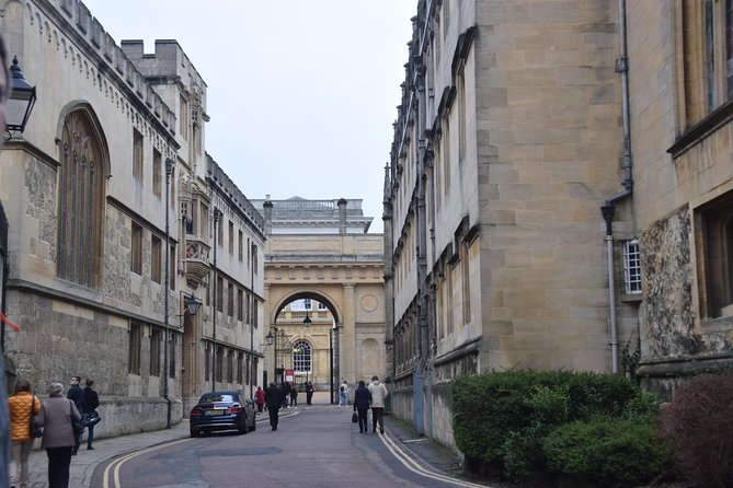 Inspector Morse, Lewis and Endeavour Oxford Walking Tour - Guide quality, audio headsets, and group size reality