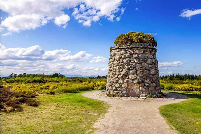 INVERGORDON PORT Tour of Culloden, Cairns & Cawdor Castle - Loch Ness spotting in a focused 30 minutes