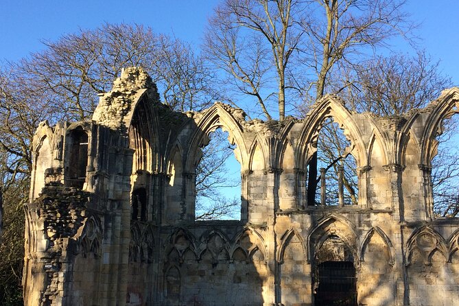 J & M York City Walking Tours - The Shambles and St Margaret Clitheroe Shrine