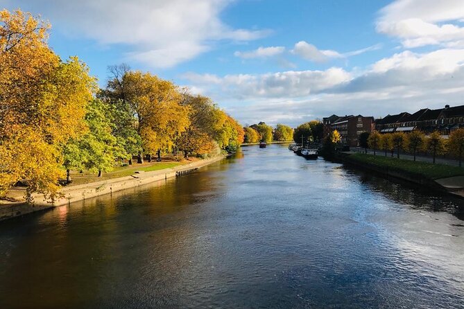 J & M York City Walking Tours - York Minster: The Gothic Giant and Your Best Options