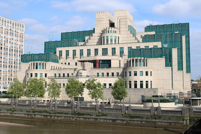 James Bond Film Location Walking Tour in London - Key highlights worth planning for