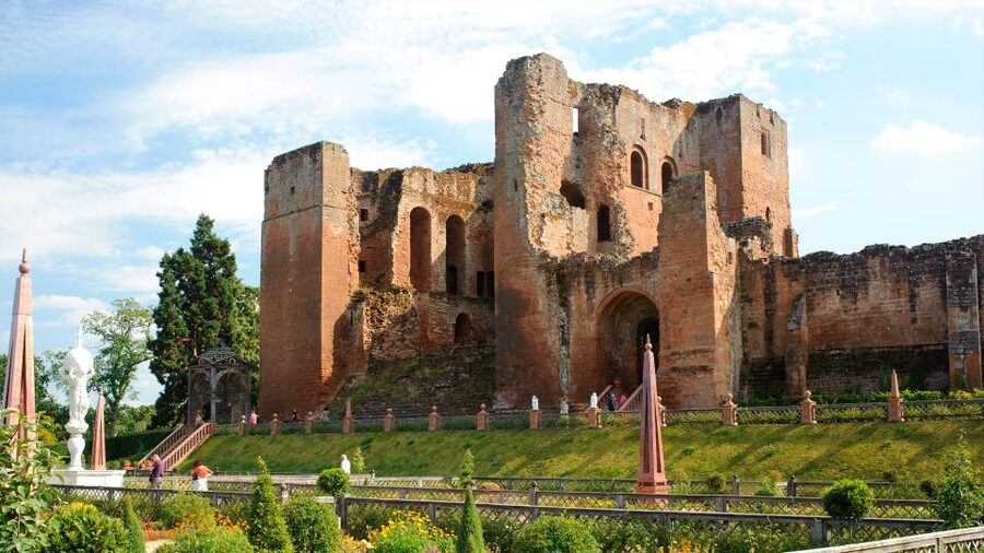 Kenilworth Castle and Elizabethan Garden Entry Ticket - Climbing the Castle keep: medieval architecture and big views