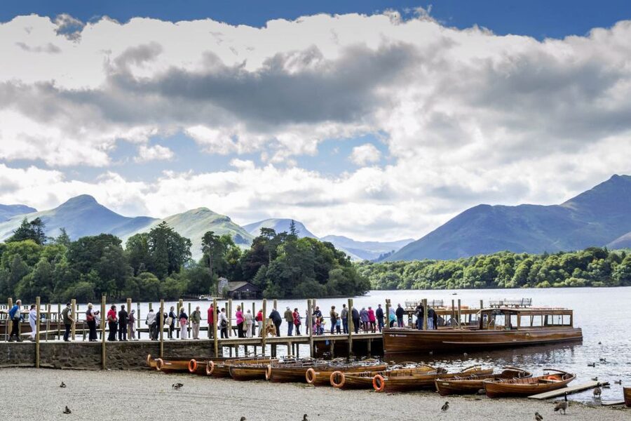 Lake District: Six Lakes Morning Tour from Windermere - Guides and commentary: why the day feels smooth