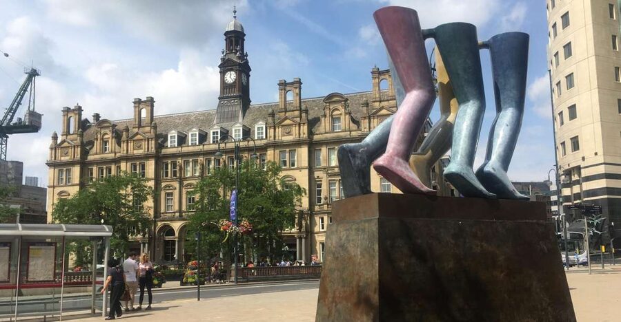 Leeds: 2-Hour Highlights Walking Tour - Starting at City Square, where the route makes sense