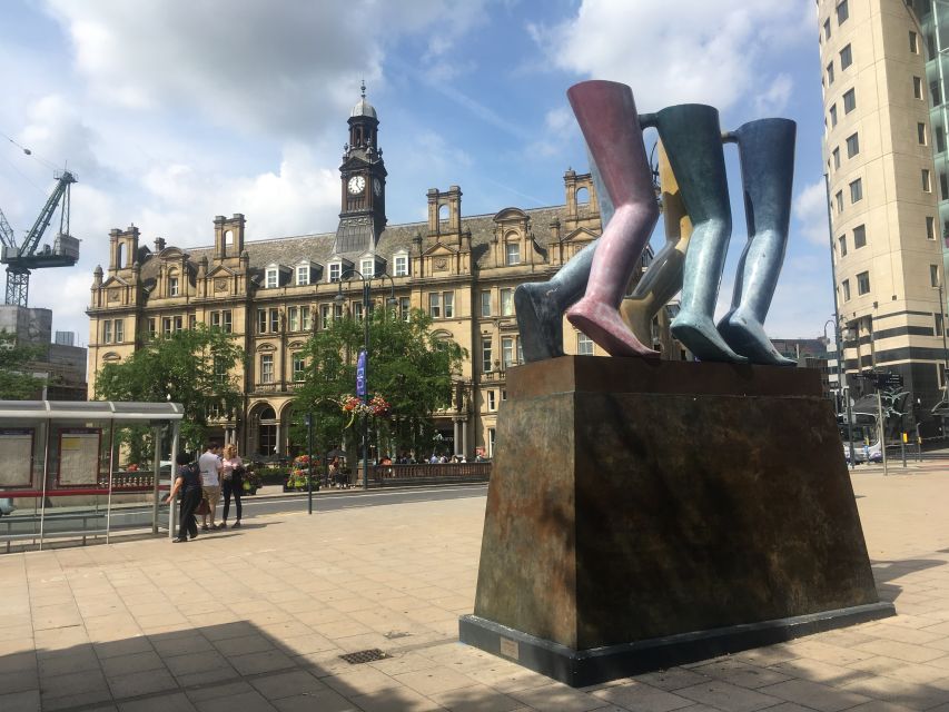 Leeds: 2-Hour Highlights Walking Tour - Leeds Town Hall: a centerpiece you can read like a timeline