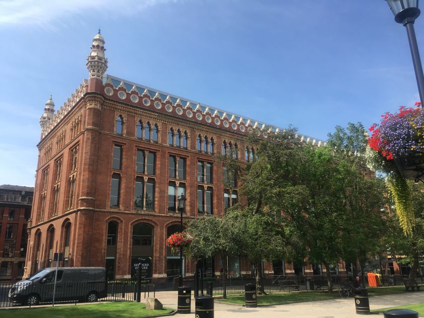 Leeds: 2-Hour Highlights Walking Tour - Wool, factories, and the engineering Leeds grew from