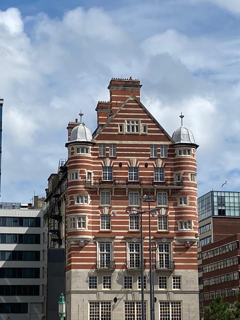 Liverpool: A Walk Through Time: Full History Walking Tour - The guide: the PhD-level tone, with humor and patience