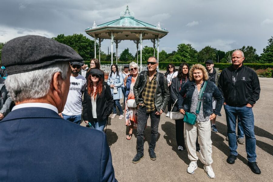 Liverpool: Official Peaky Blinders Coach Tour of Merseyside - Guides make or break it, and the best ones set the pace