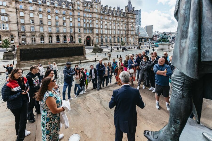 Liverpool: Official Peaky Blinders Coach Tour of Merseyside - Where you meet and how the coach tour runs