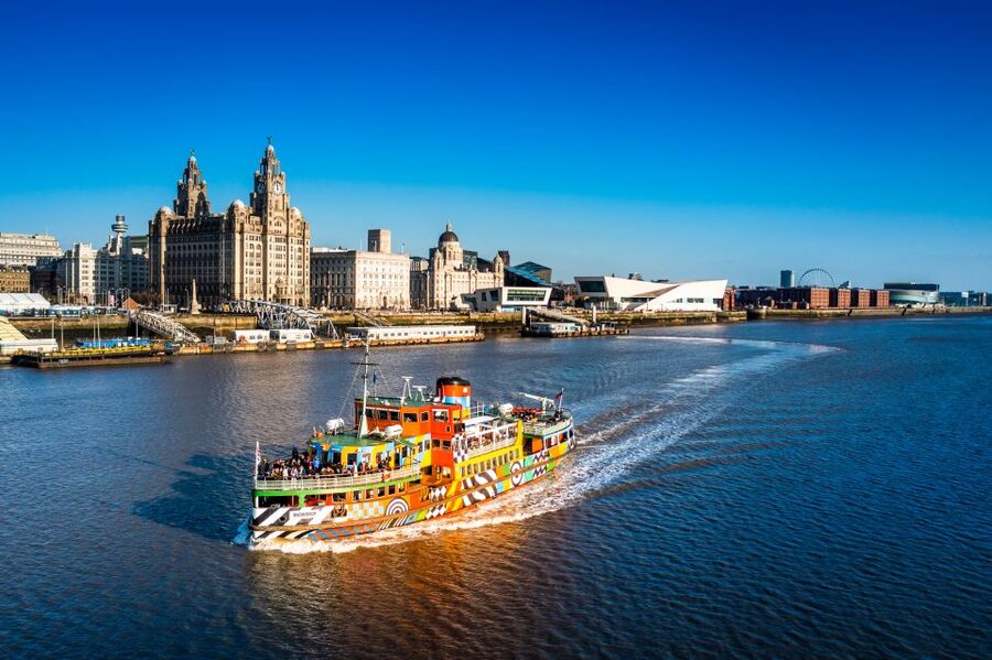 Liverpool: Sightseeing River Cruise on the Mersey River - Getting the Best Views: Where to Sit for Royal Albert Dock and the 3 Graces