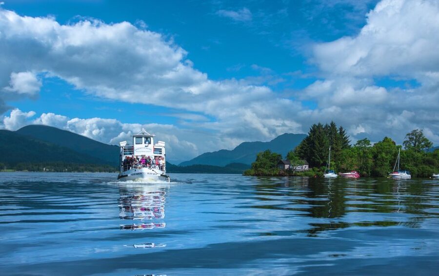 Loch Lomond: Island Discovery 2-Hour Cruise - The Boat Setup: Indoor Warmth, Open Deck Views, and a Bar That Helps