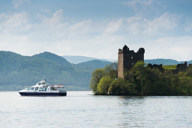Loch Ness 1-Hour Cruise with Urquhart Castle Views - Nessie hunting with sonar: what you should actually do on deck