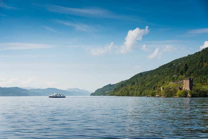Loch Ness Cruise and Urquhart Castle visit from Inverness - Loch Ness cruise across the water: where to stand and how to watch