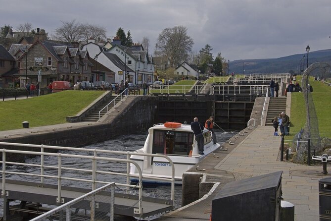 Loch Ness, Glencoe & Highland Small-Group Day Tour from Edinburgh - Callander stop: a quick break in a real Highland town