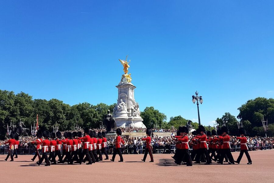 London: 30 London Sights Guided Walking Tour - Parliament Square, Westminster Abbey, and Big Ben Views From the Right Angle