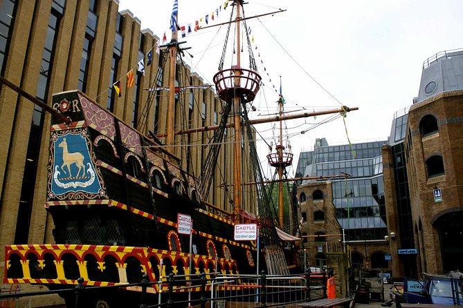 London 30 Top Sights with Fun Local Guide - Parliament Square and Westminster Abbey: Big Ben and 1,000 years without the ticket lines