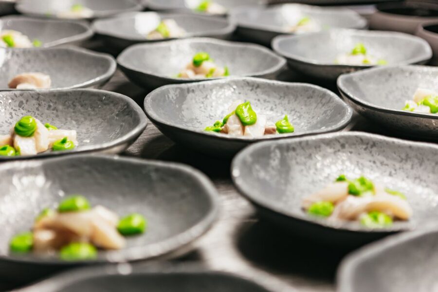 London: 6-Course Gourmet Dinner on a Luxury Coach - Start at Victoria Embankment, then settle at your own table
