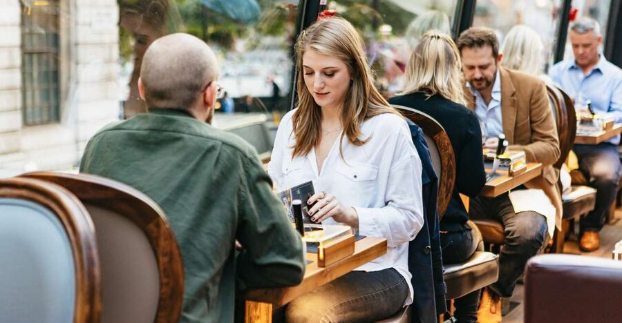 London: 6-Course Gourmet Dinner on a Luxury Coach - The 6-course dinner on wheels, cooked fresh while you cruise