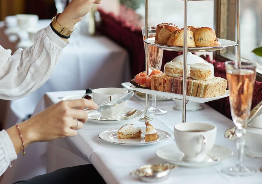 London: Afternoon Tea at The Rubens at the Palace - Checking In at The Rubens and Settling Into the Palace Lounge