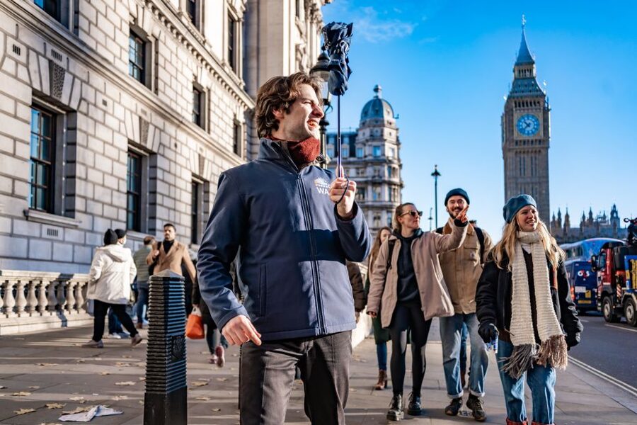 London: Best Landmarks Walking Tour - Trafalgar Square to Nelson’s Column, a fast orientation lesson