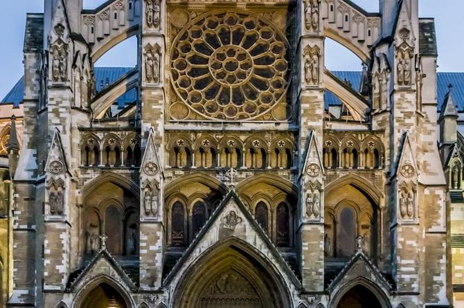 London Best of the City Fully Customized Guided Private Tour - St Paul’s Cathedral and Millennium Bridge: why these stops feel architectural