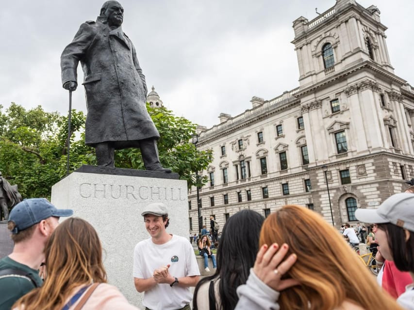 London: Big Ben, Churchill War Rooms & Buck'ham Palace Tour - Downing Street from the outside: prime-minister territory