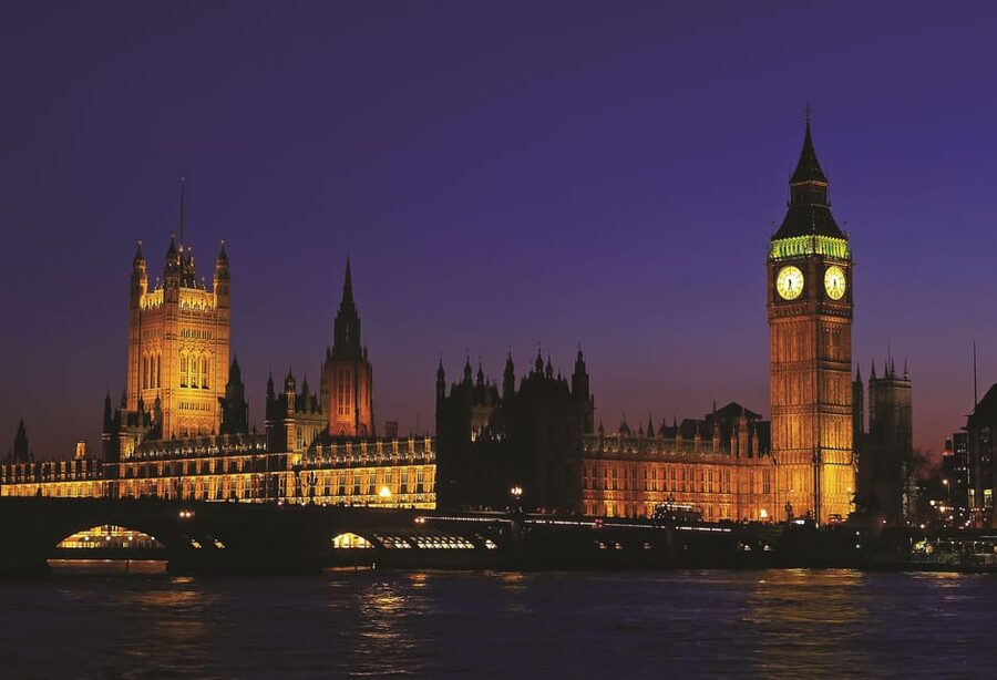 London: Big Bus Panoramic Evening Tour by Open-Top Bus - Audio in 7 Languages: Headphones Are the Real Upgrade
