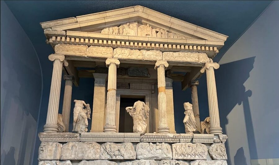 London: British Museum Audio Tour & Priority Entrance Ticket - Greek and Roman rooms: Parthenon sculptures and Discobolus