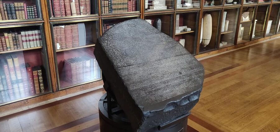 London: British Museum Tour with Archaeologist Guide - Russell Square start, 9:45am timing, and how the group moves