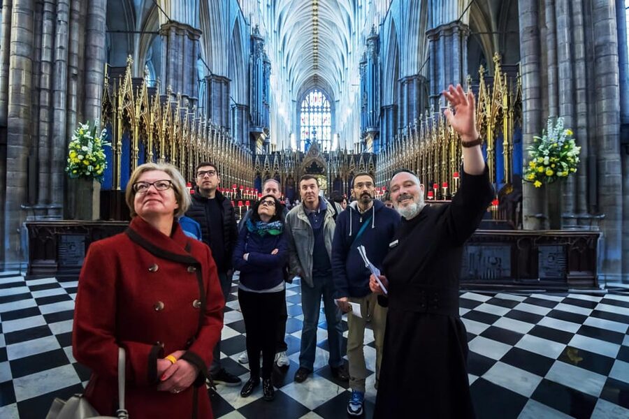 London: Buckingham, Big Ben & Westminster Abbey Tour - Entering Westminster Abbey Fast: Skip-the-Line Plus a Real Guide