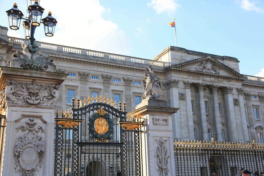London: Buckingham Palace Entry Ticket & Royal Walking Tour - Key highlights to look for