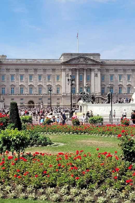 London: Buckingham Palace State Rooms & Royal Walking Tour - Walking The Mall: a parade route you can actually feel
