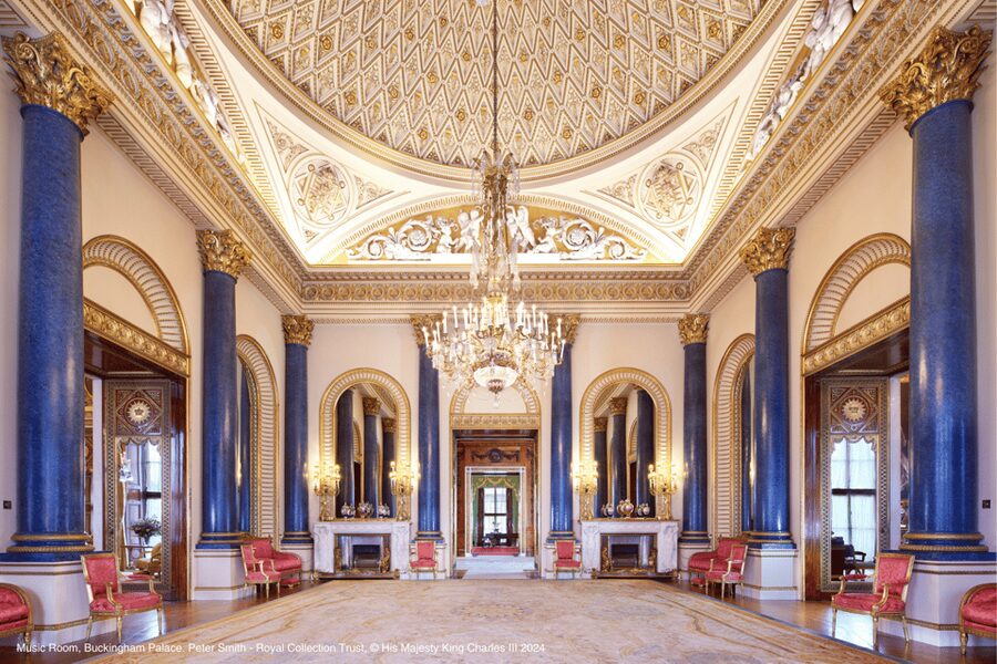 London: Buckingham Palace State Rooms & Royal Walking Tour - St James’s Park and Wellington Barracks: where duty fits the drama