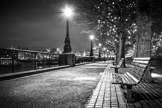 London by Night Bus Tour with Christmas Lights and Live Guide - What this costs, and why it can be good value